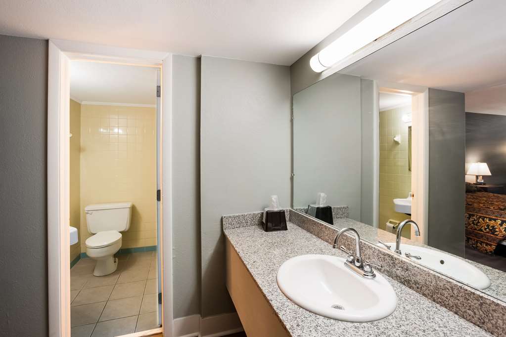 Knights Inn Fayetteville Fort Bragg - photo 26