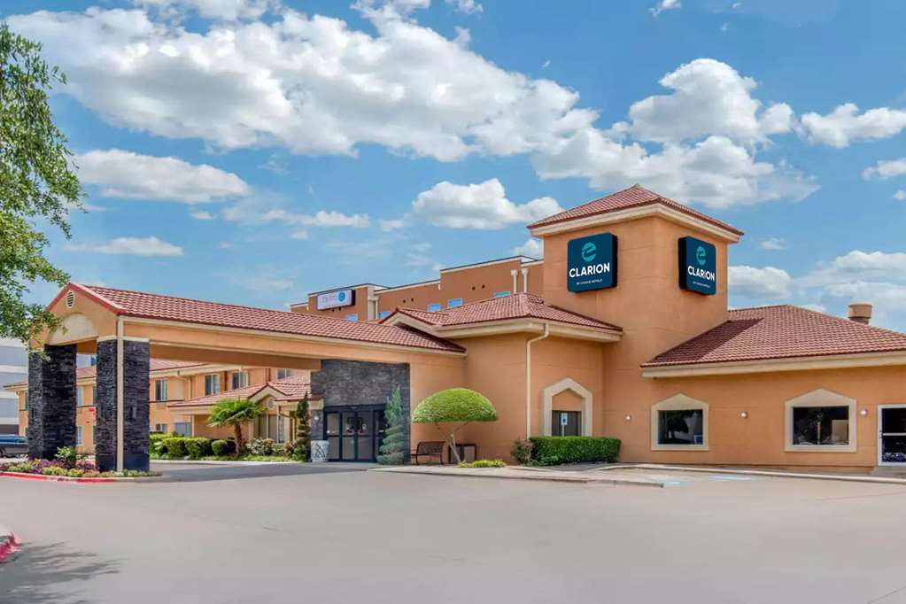 Clarion Inn & Suites DFW North in Irving, United States
