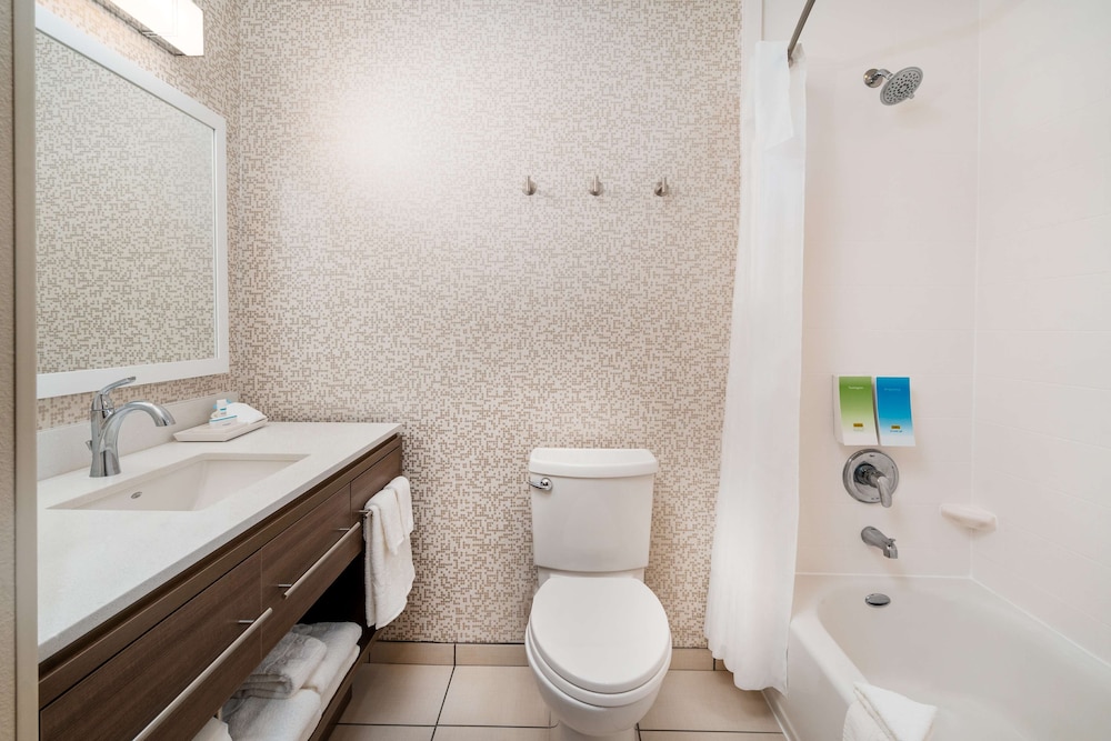 Home2 Suites by Hilton Corona - photo 29