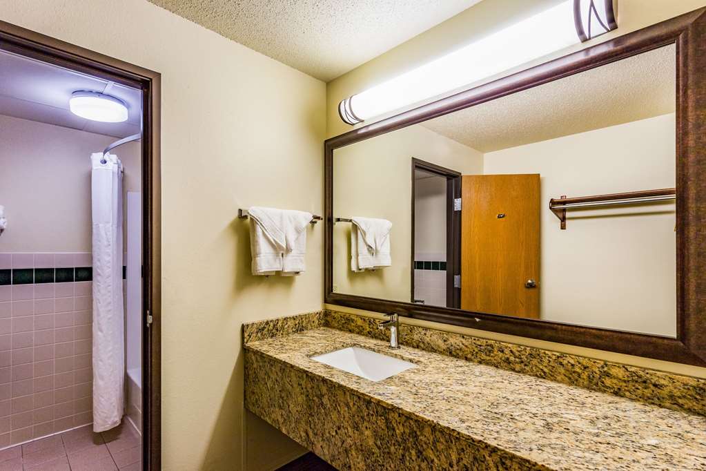 AmericInn by Wyndham Hampton - photo 8