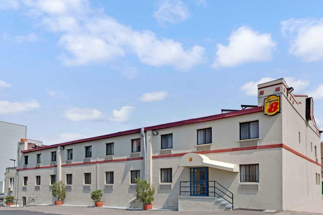 Super 8 By Wyndham Long Island City Lga Hotel