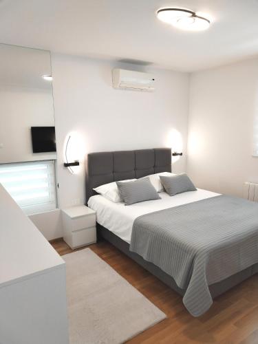 Bella Vista cozy apartments with easy check in and free parking — 4-Star Luxury Hotel in Split, Croatia