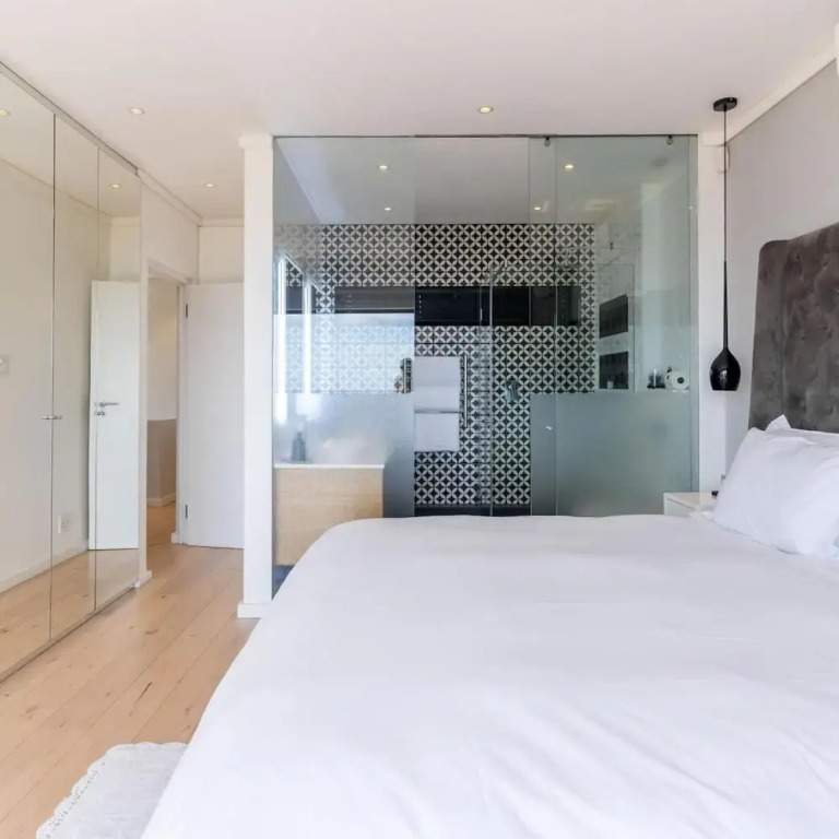 Camps Bay Nest Townhouse with Ocean Views