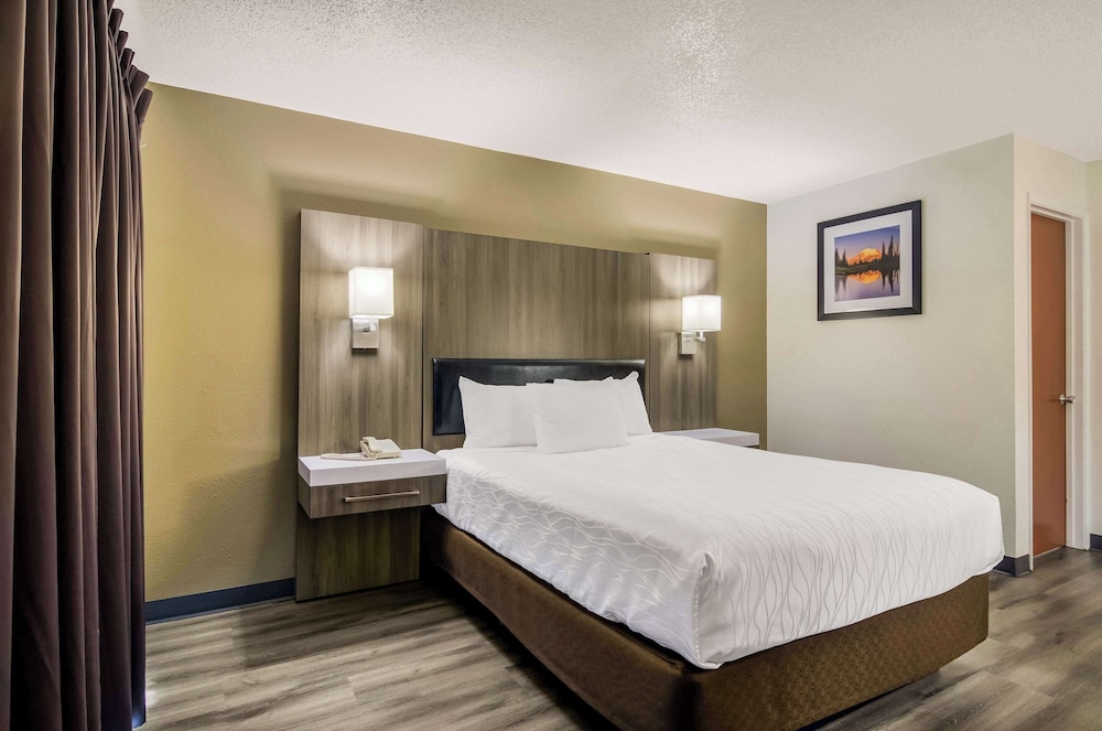 Rodeway Inn Enumclaw Mount RainierCrystal Mountain - photo 9