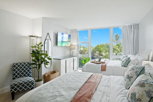 Beach Front 2 Bed Condo Pool & Tiki Bar — 4-Star Luxury Hotel in Fort Lauderdale, United States