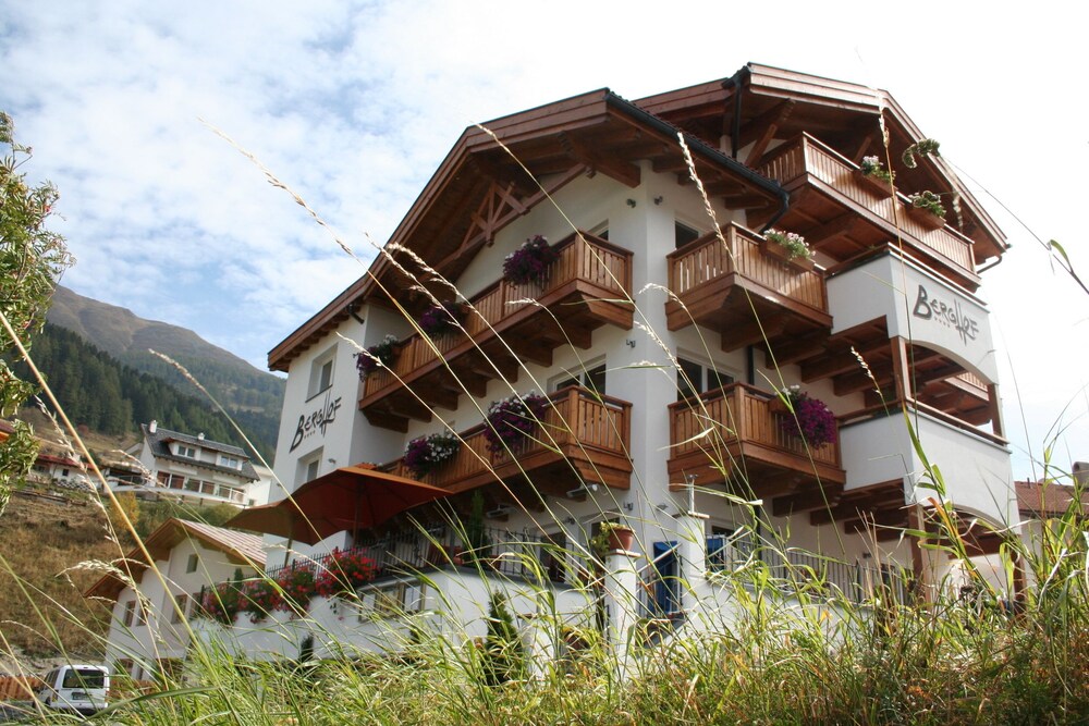 Hotel Berghof - carbon neutral hotel in Nauders