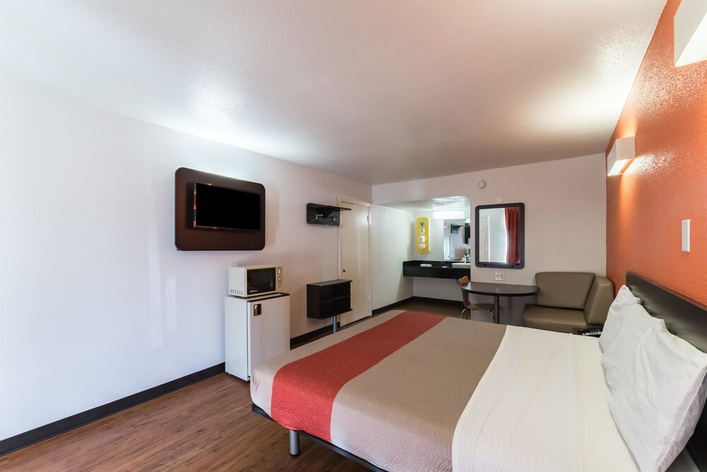 Rodeway Inn San Antonio Downtown - photo 9
