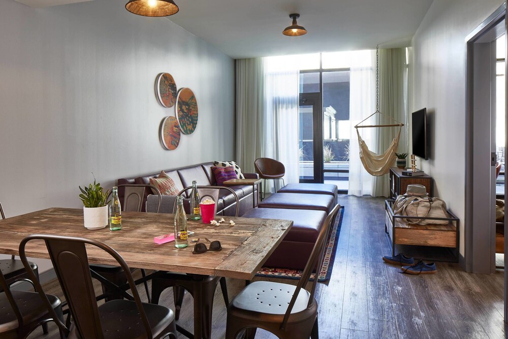 Moxy Atlanta Midtown - photo 28