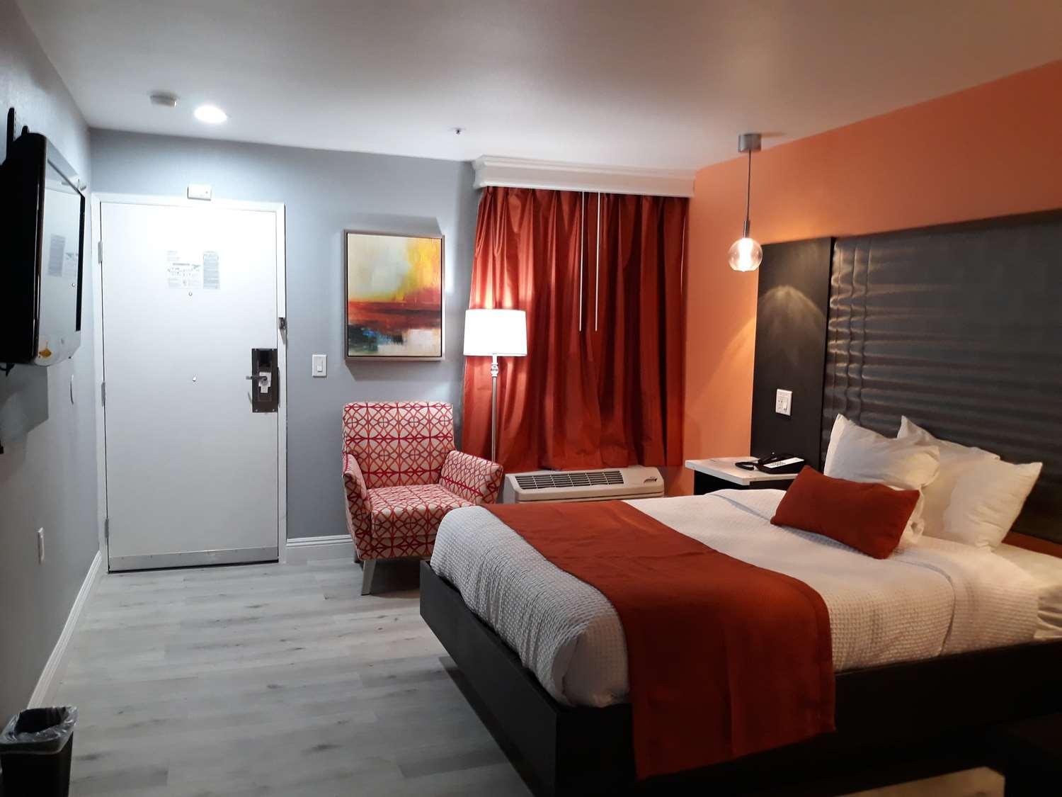 Clarion Pointe El Cajon San Diego East - photo 2