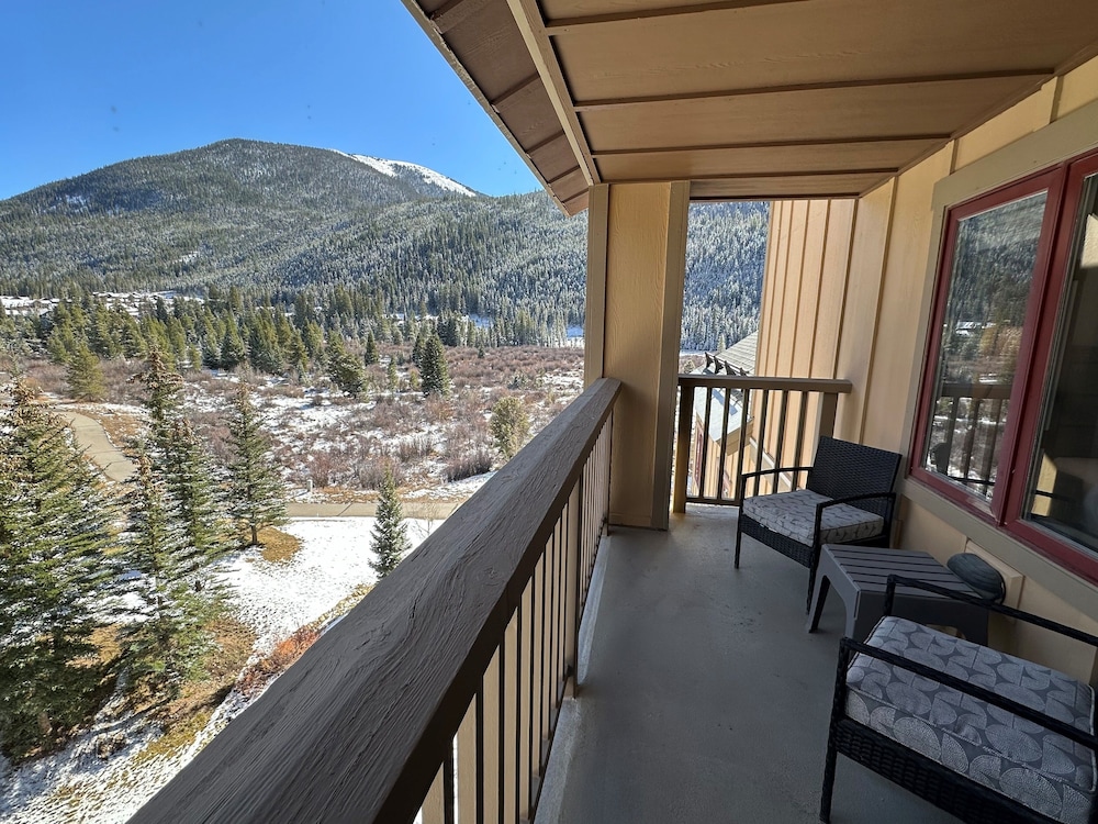 Full Renovated 1br walk To Gondola & Kids Ski Free 1 Bedroom Condo by RedAwning — 4-Star Luxury Hotel in Keystone, United States