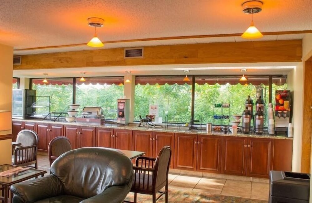 The View Inn & Suites - photo 25
