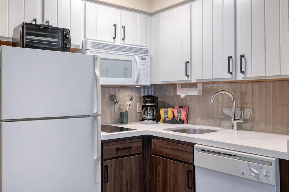 Staybridge Suites Allentown Bethlehem Airport by IHG - photo 28