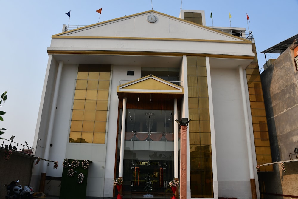 Hotel Vibharaj Palace in Kanpur, India