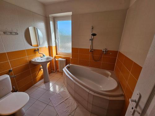 Hotel Union — Louny — photo 2