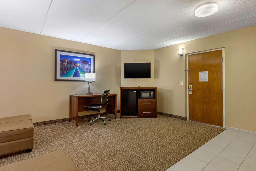Comfort Inn & Suites Hamilton Place - photo 21