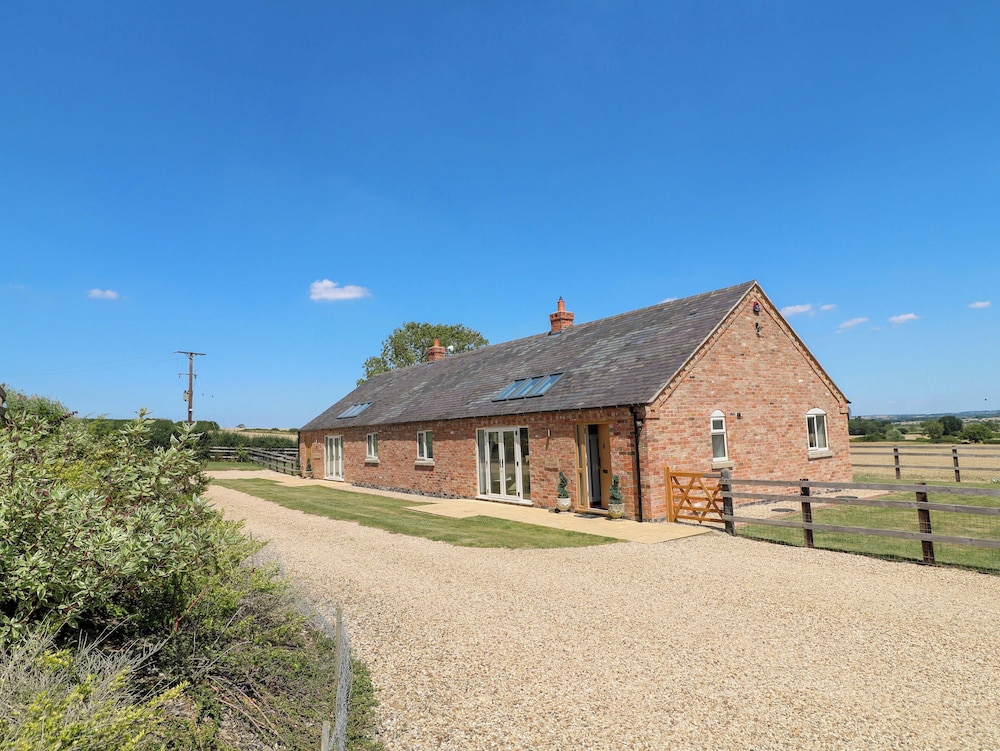 Teal Cottage — 5-Star Luxury Hotel in Melton Mowbray, United Kingdom