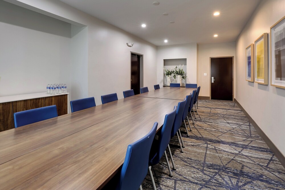 Holiday Inn Express Hotel & Suites Hinesville East Fort Stewart - photo 152
