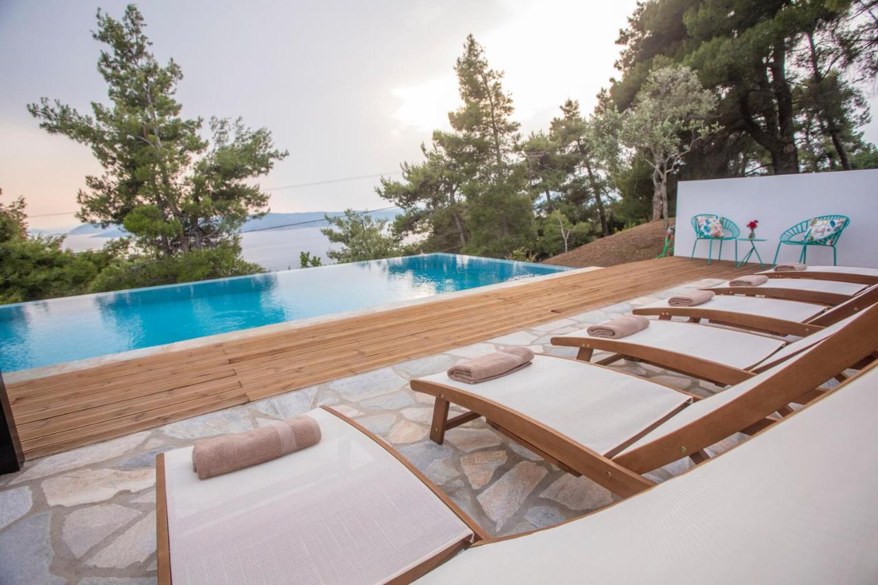Damari Luxury 3 Bedroom Villas with Private Pool Skiathos — 4-Star Luxury Hotel in Skiathos, Greece