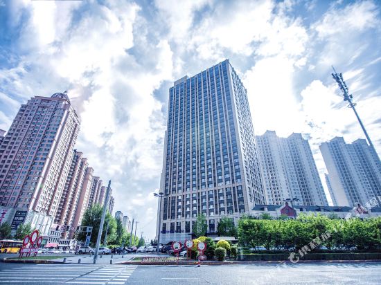 Harbin West Railway Station Wanda Plaza Mecure Hotel in Harbin, People's Republic of China