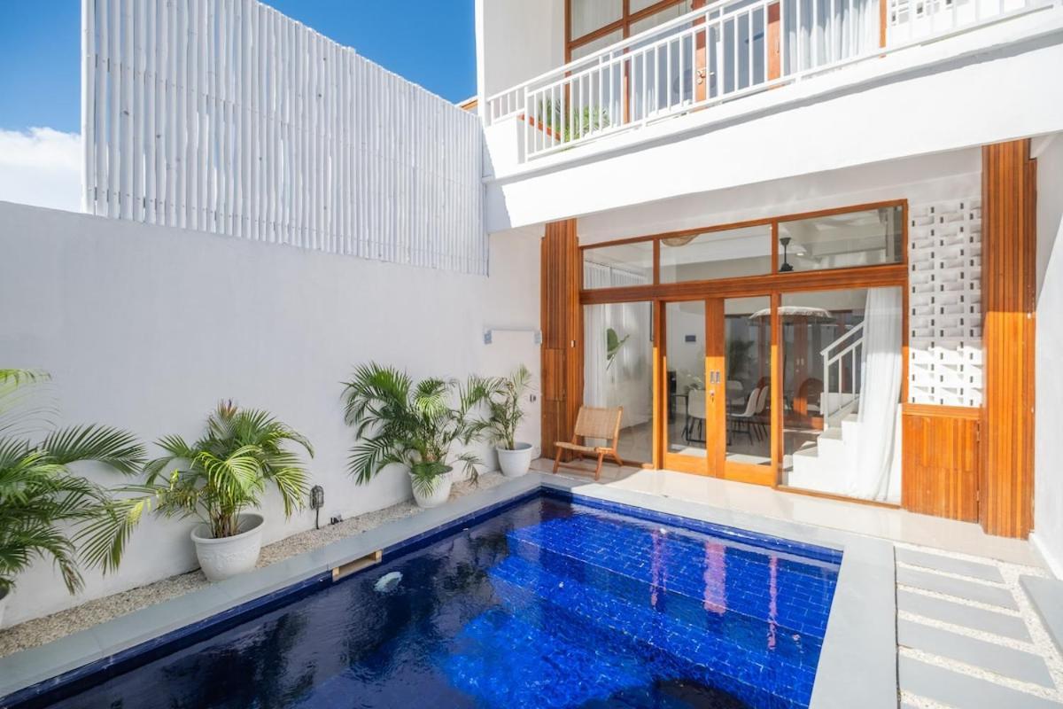 Og Cruz Central & Stylish Canggu Pool Villa Sleeps 7 — 4-Star Luxury Hotel in Canggu, Indonesia