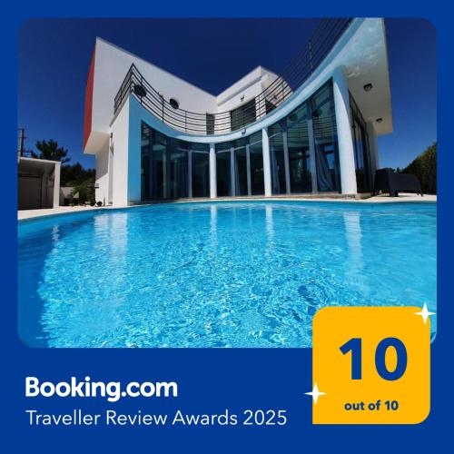 Quinta do Anjo Palmela Setubal Villa with a Private Pool — 4-Star Luxury Hotel in Quinta Do Anjo, Portugal