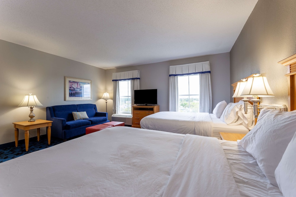 Hampton Inn & Suites Jacksonville Deerwood Park - photo 35