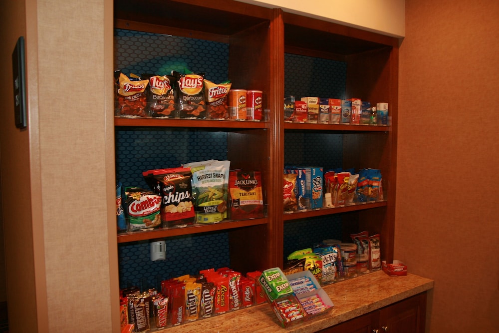 Hampton Inn & Suites Riverton - photo 52