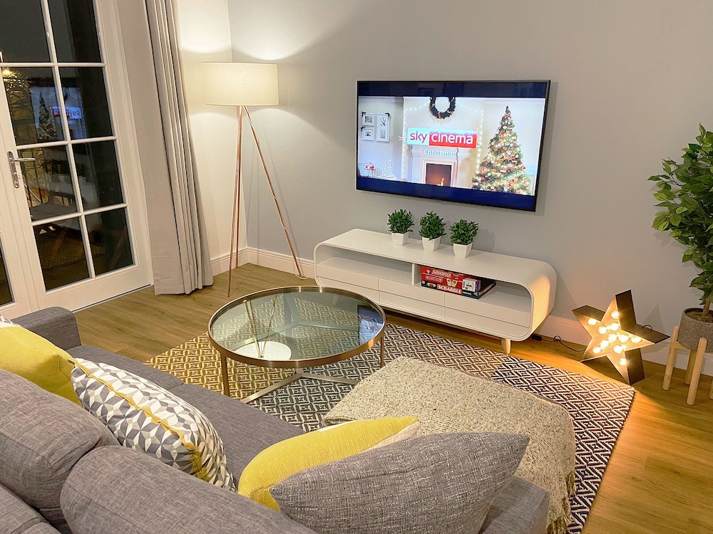 Urbanside Penthouse — 4-Star Luxury Hotel in Yeovil, United Kingdom
