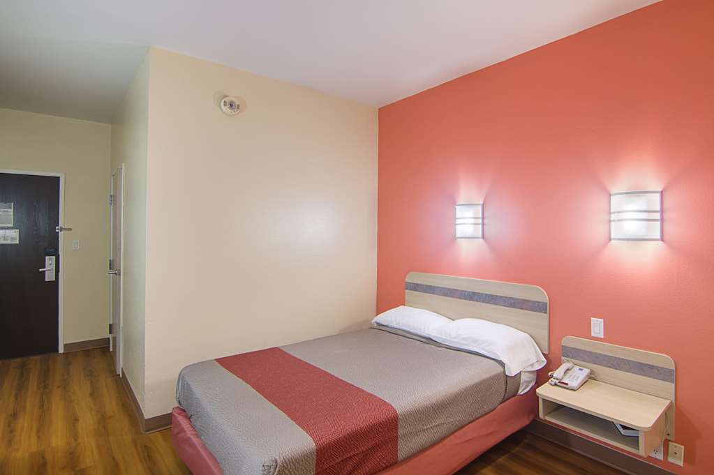 Motel 6 Terrell TX - photo 21