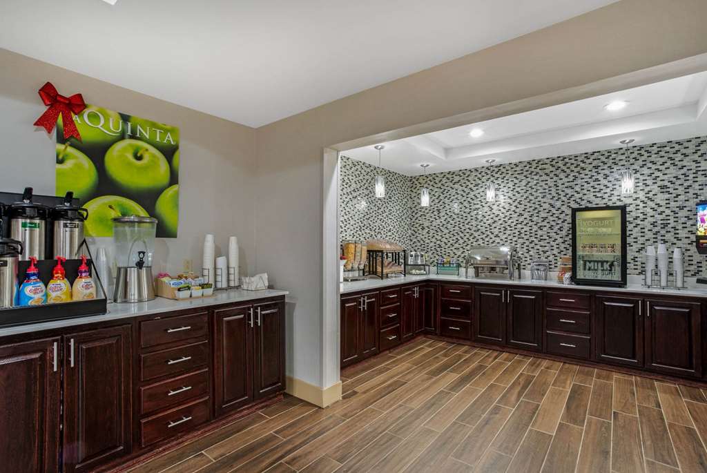 La Quinta Inn & Suites by Wyndham Norwich Plainfield Casino - photo 27