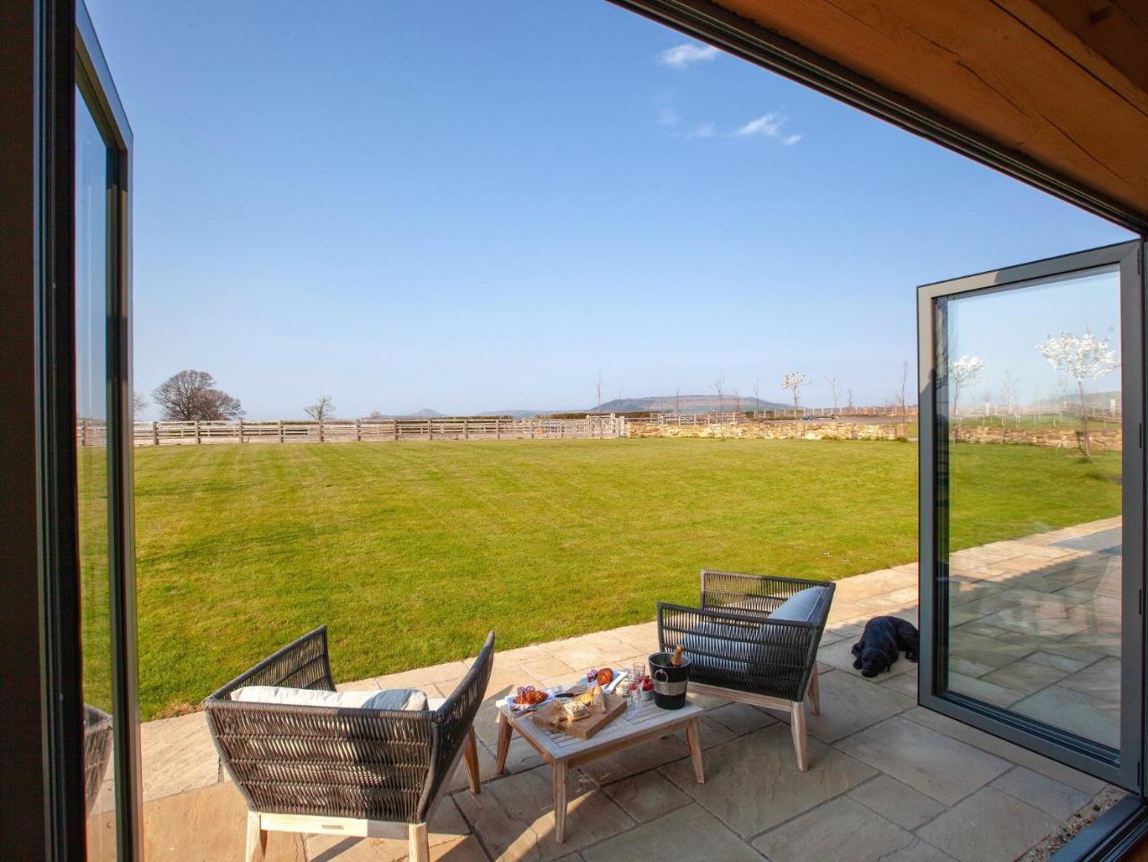 1 Bed in Little Broughton 74950