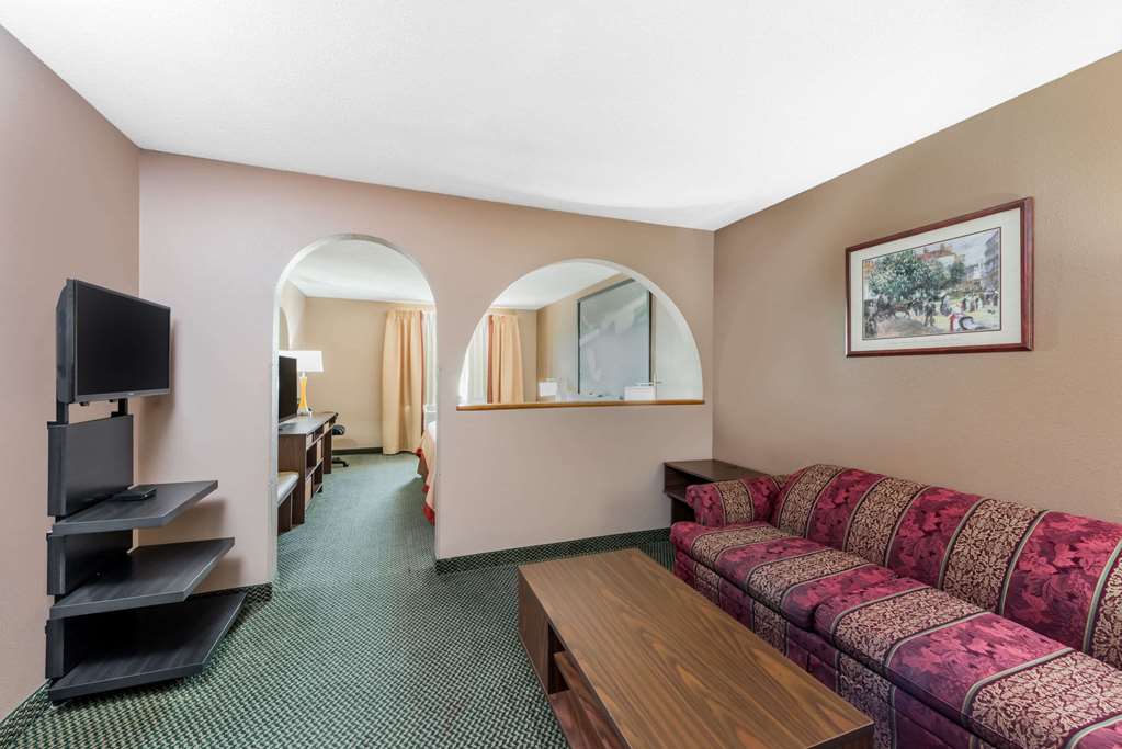 Super 8 by Wyndham Winfield Quail Ridge Area - photo 11