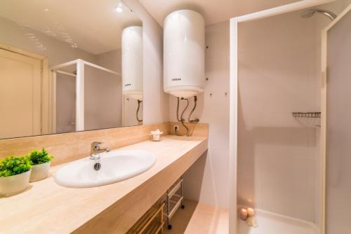 Ideal Property Mallorca Maritimo — 4-Star Luxury Hotel in Alcudia, Spain