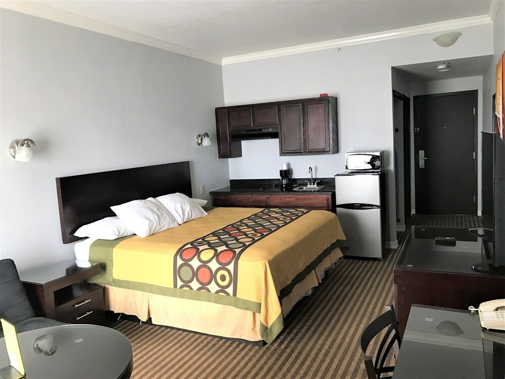 Blue Bay Inn & Suites - photo 16