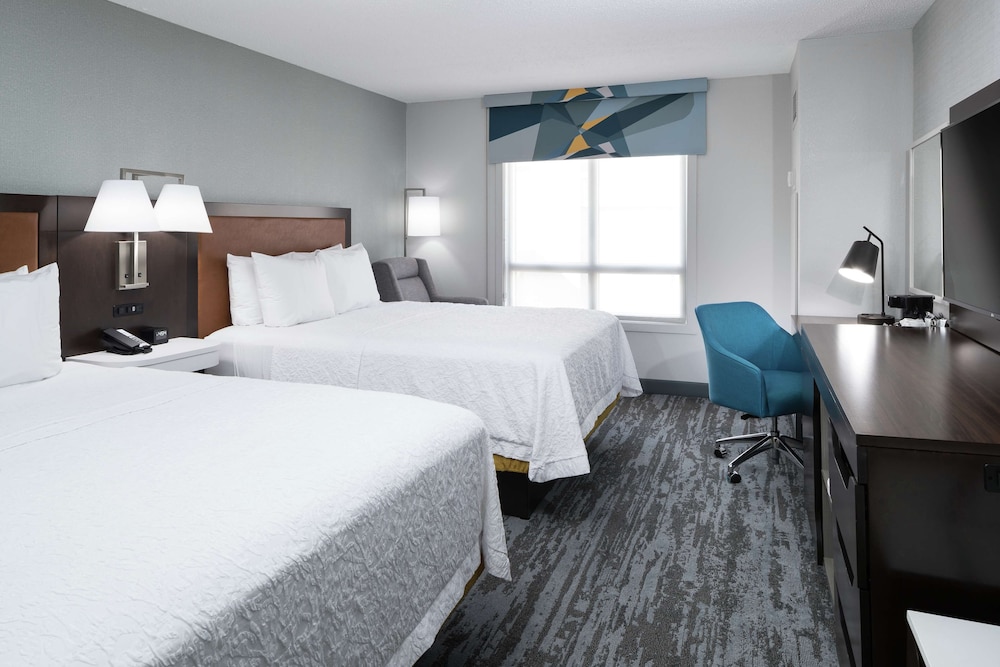 Hampton Inn & Suites Memphis Beale Street - photo 25
