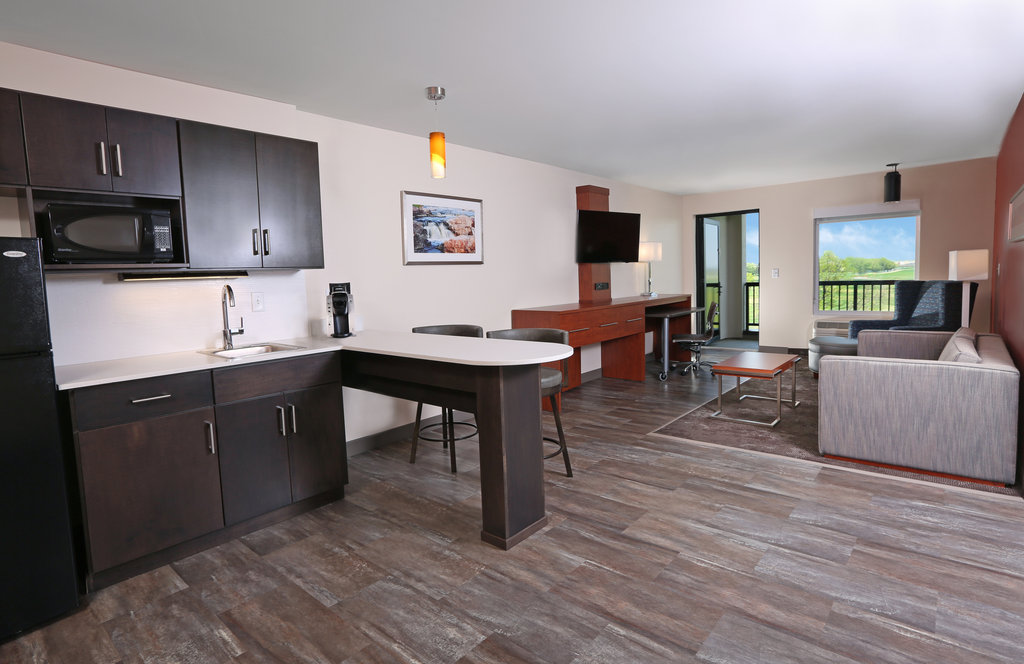Holiday Inn & Suites Sioux Falls Airport by IHG - photo 8