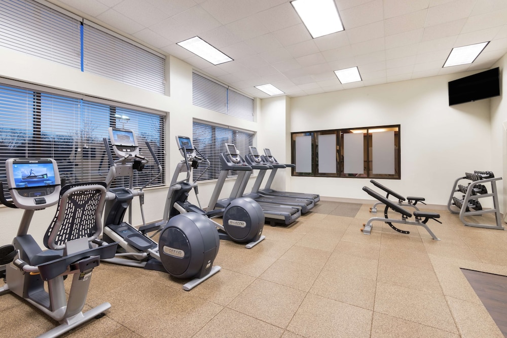 Embassy Suites by Hilton St. Louis St. Charles - photo 25