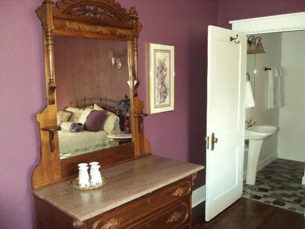 The Cheyenne Cañon Inn - photo 9