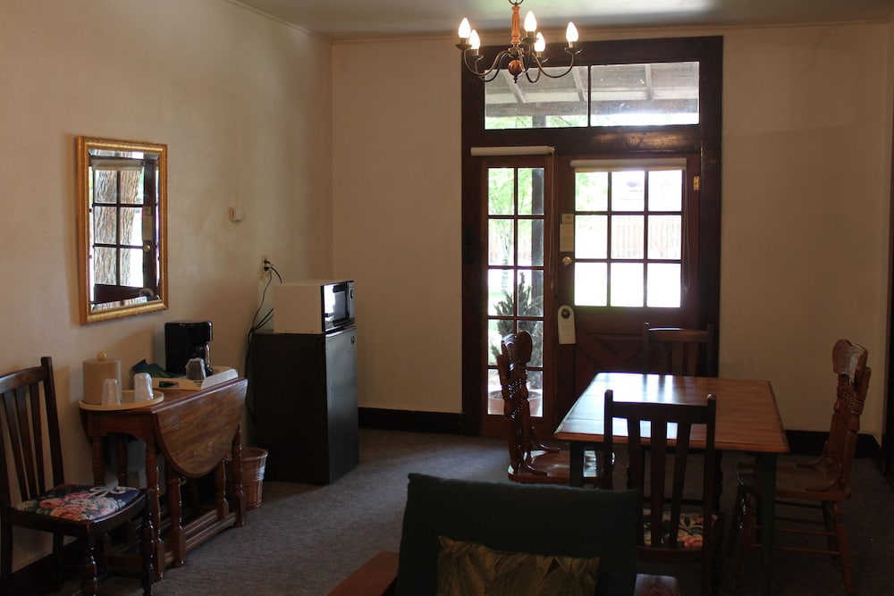 The Hotel Limpia - photo 15