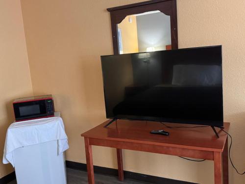 College Inn Spartanburg - photo 4
