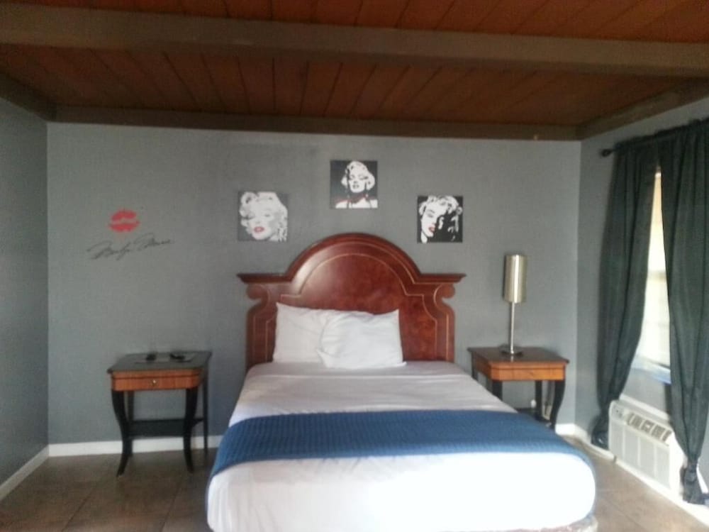Sterling Gardens Hotel - photo 12