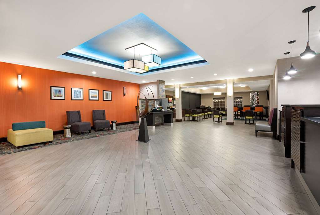 La Quinta Inn & Suites by Wyndham Houston Bush Intl Airpt E - photo 8