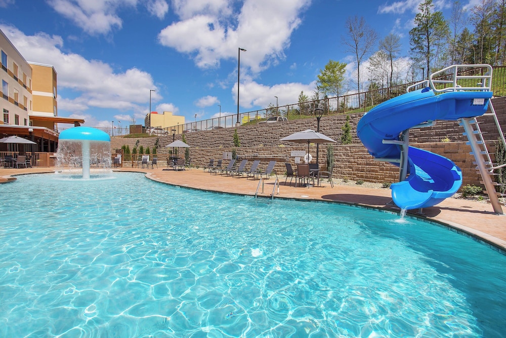 Fairfield Inn & Suites by Marriott Pigeon Forge - photo 16