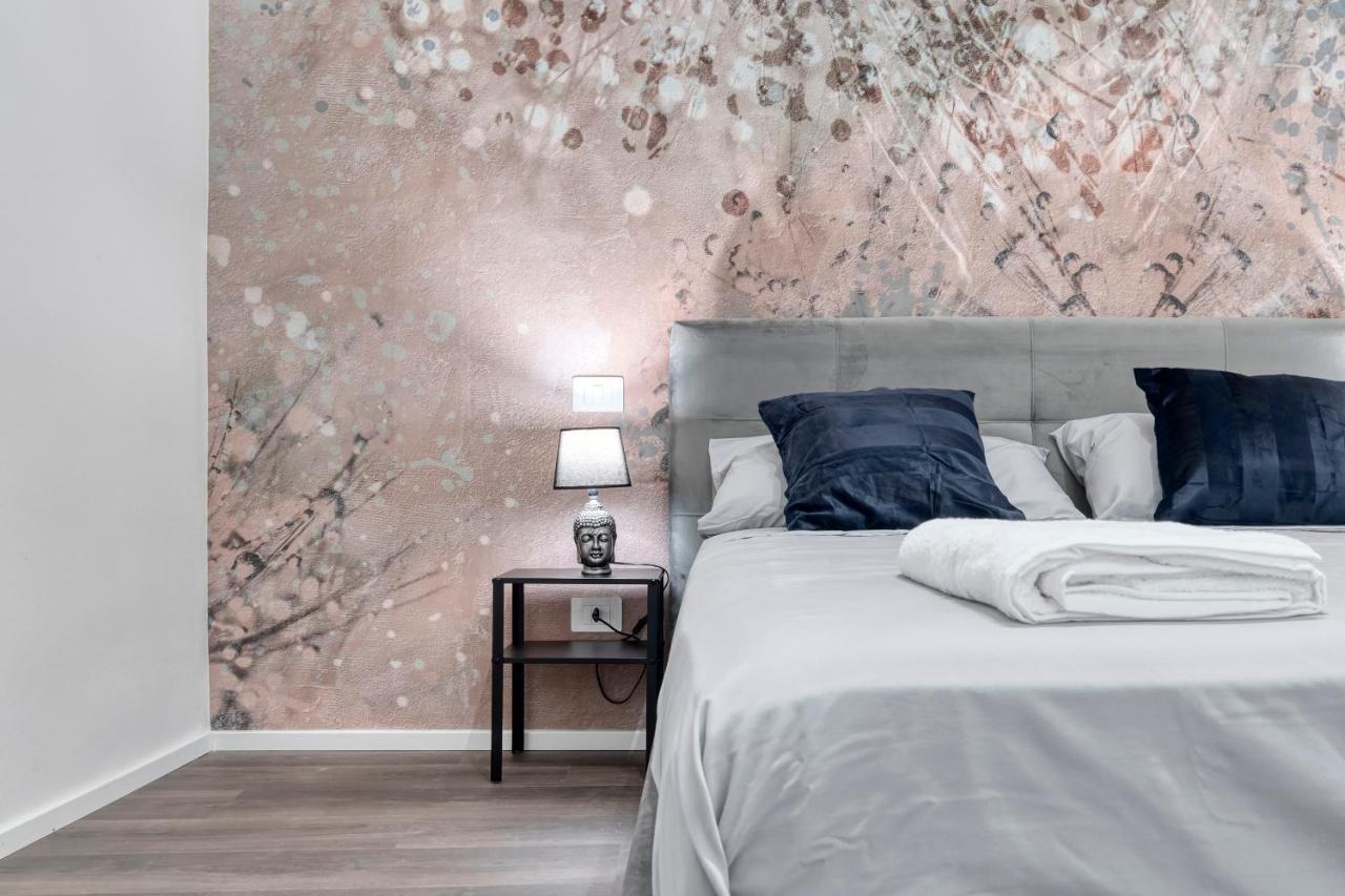 Carbonara Palace 3 Luxury Comfort Under Medieval Towers in Bologna, Italy