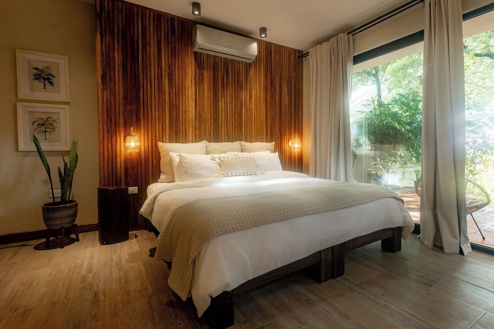 Sansara Surf and Yoga Resort Retreat in Cambutal, Panama