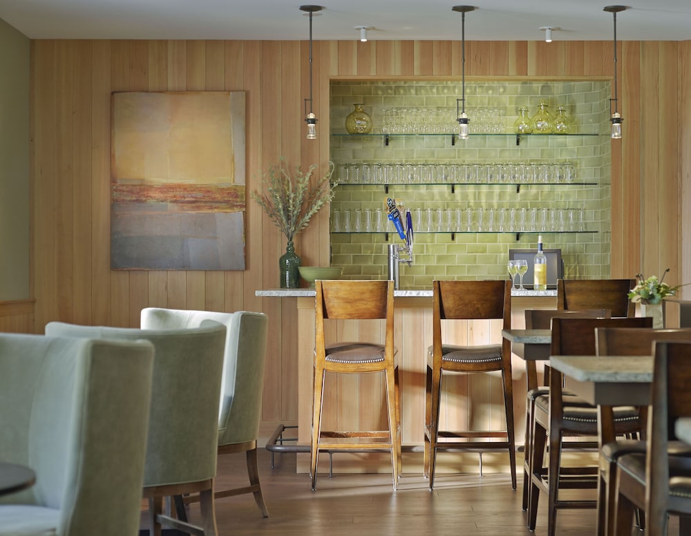 Green Mountain Suites Hotel - photo 19