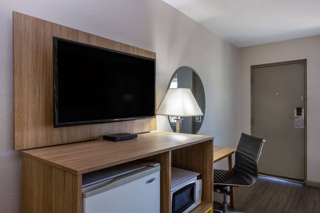Days Inn by Wyndham Roswell - photo 19