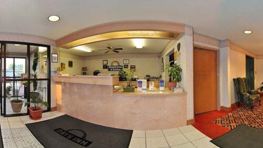 Days Inn by Wyndham Panama City Callaway - photo 4