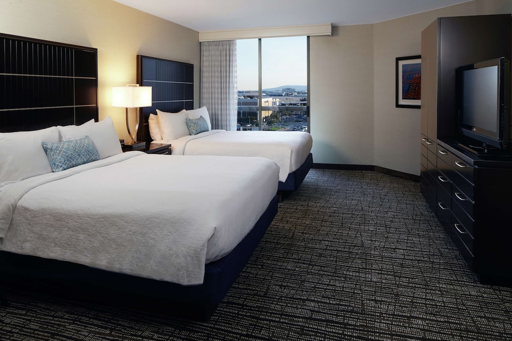 Embassy Suites by Hilton Los Angeles International Airport North - photo 13