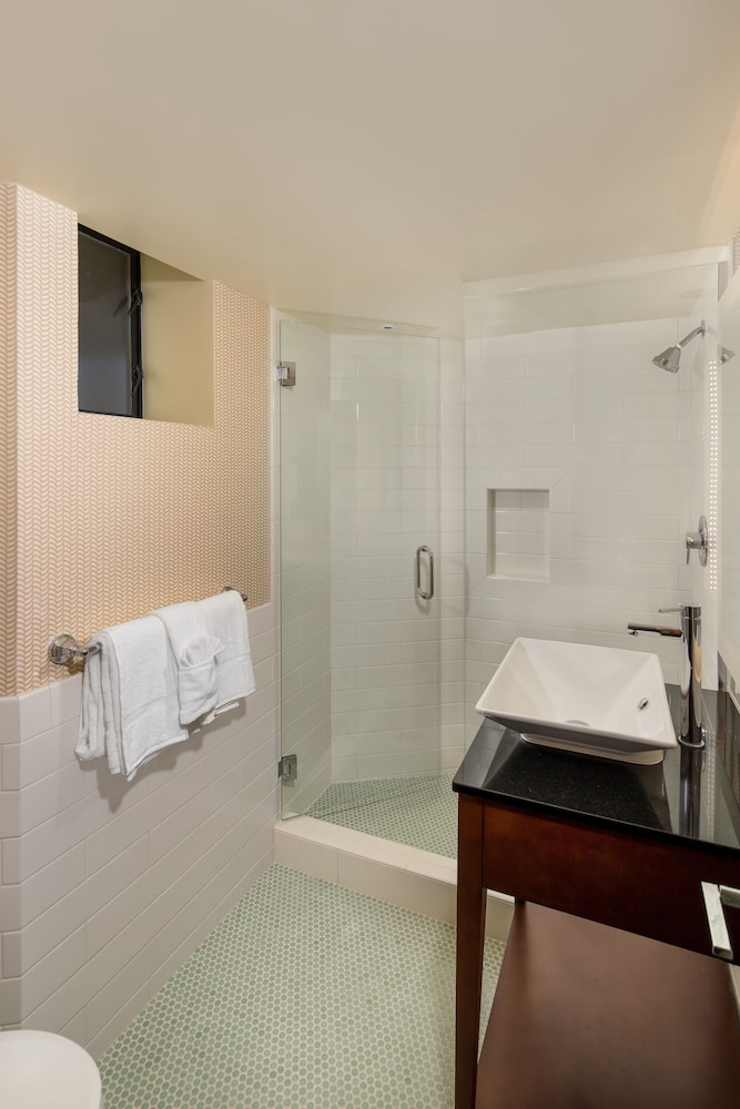 Cormorant Boutique Hotel - photo 32